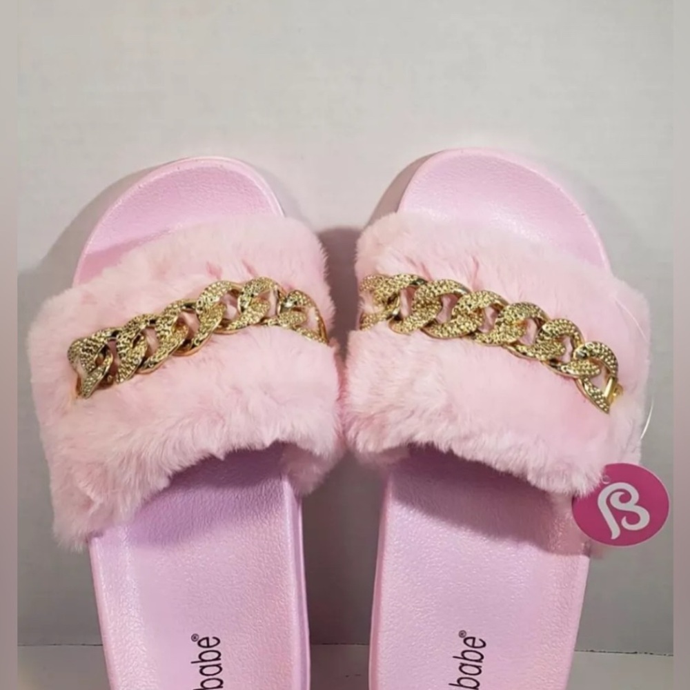 Women's Fluffy Faux Fur Slipper Slides w/Chain Emblishment Indoor/Outdoor Slide